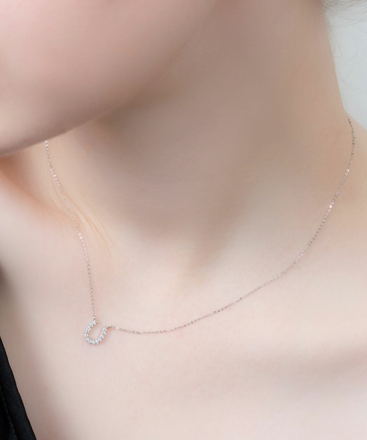 パヴェホースシュープチペンダント【MUK petite charme】