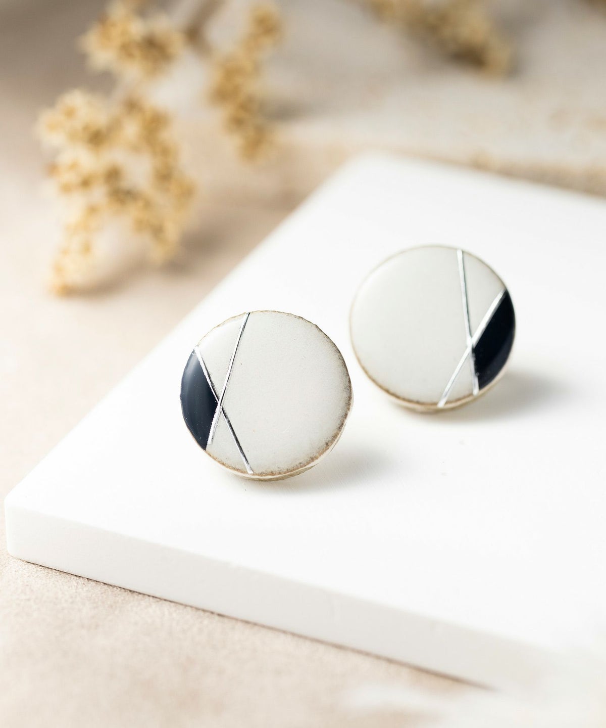 美濃焼ラインデコポイントカラーイヤリング 【MIKELO】