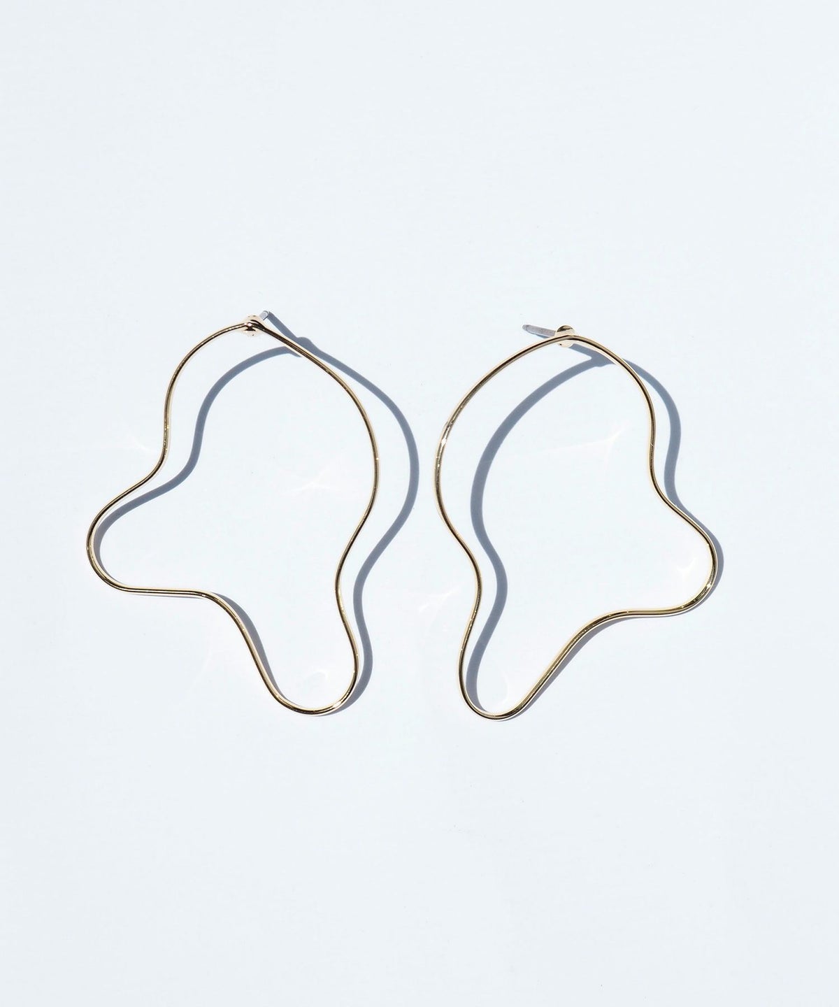 くにゃピュアチタンポストピアス