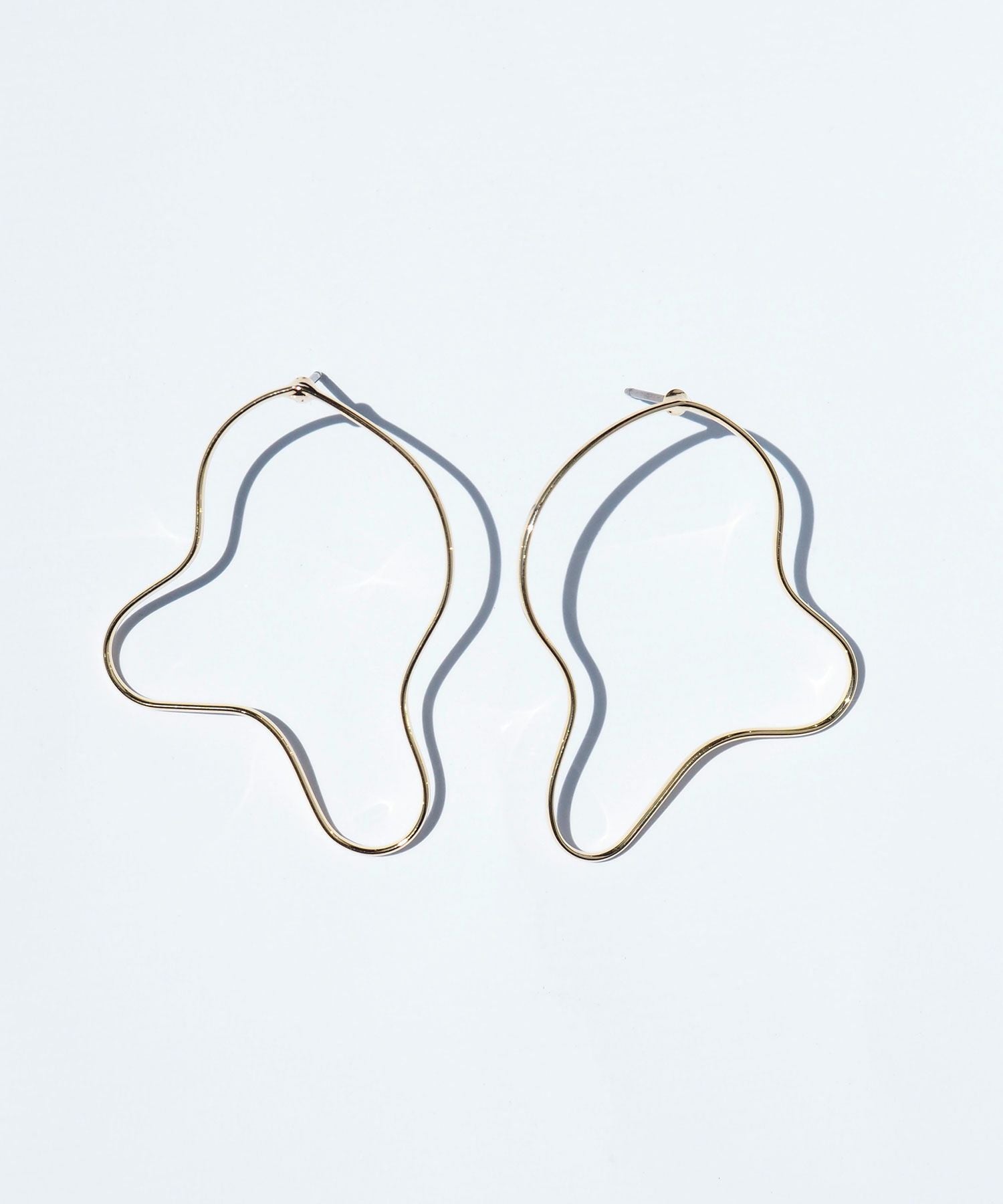 くにゃピュアチタンポストピアス