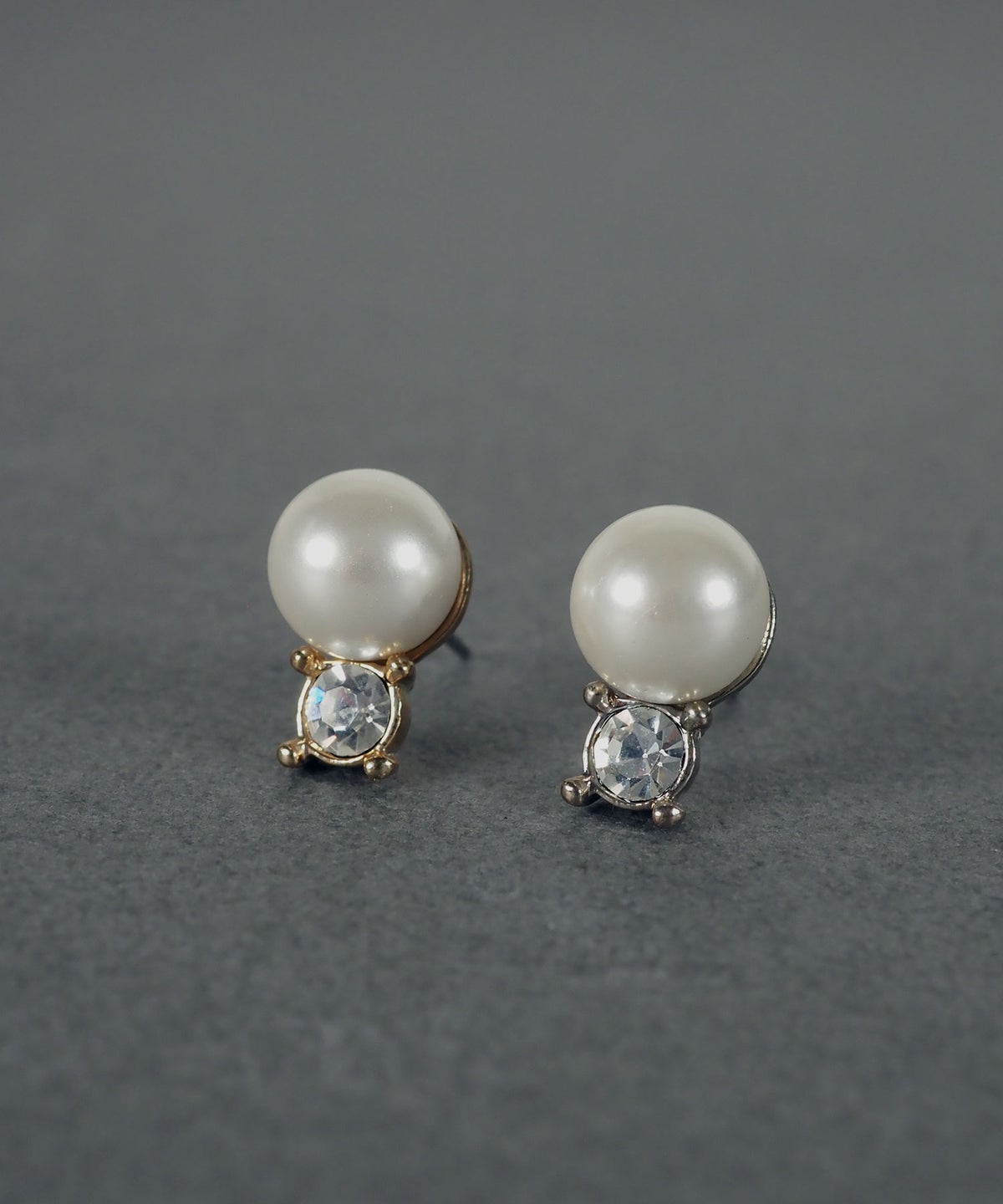 ワングレインストーンピアス【MUK voyalibre】