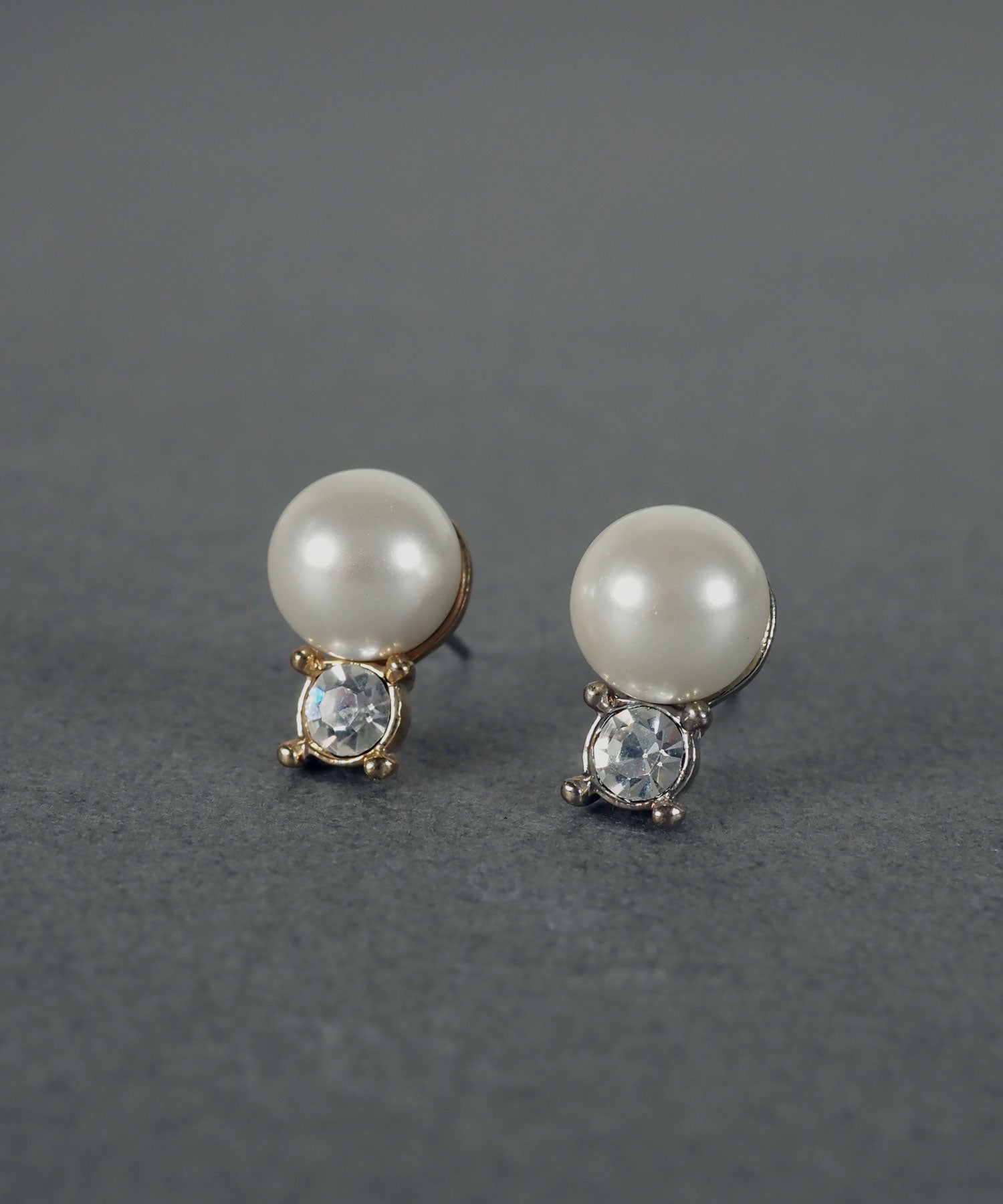 ワングレインストーンピアス【MUK voyalibre】