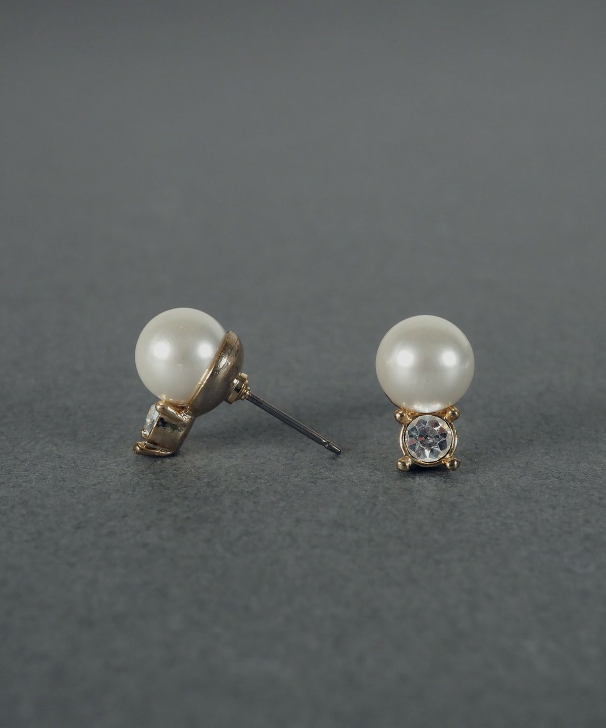 ワングレインストーンピアス【MUK voyalibre】