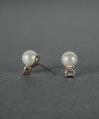 ワングレインストーンピアス【MUK voyalibre】