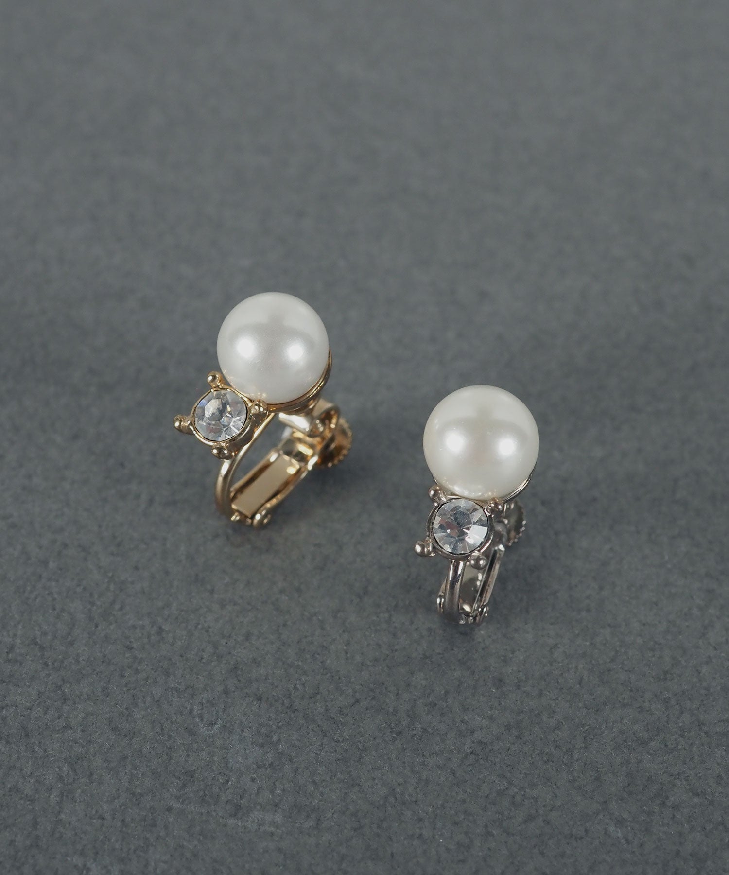 ワングレインストーンイヤリング【MUK voyalibre】