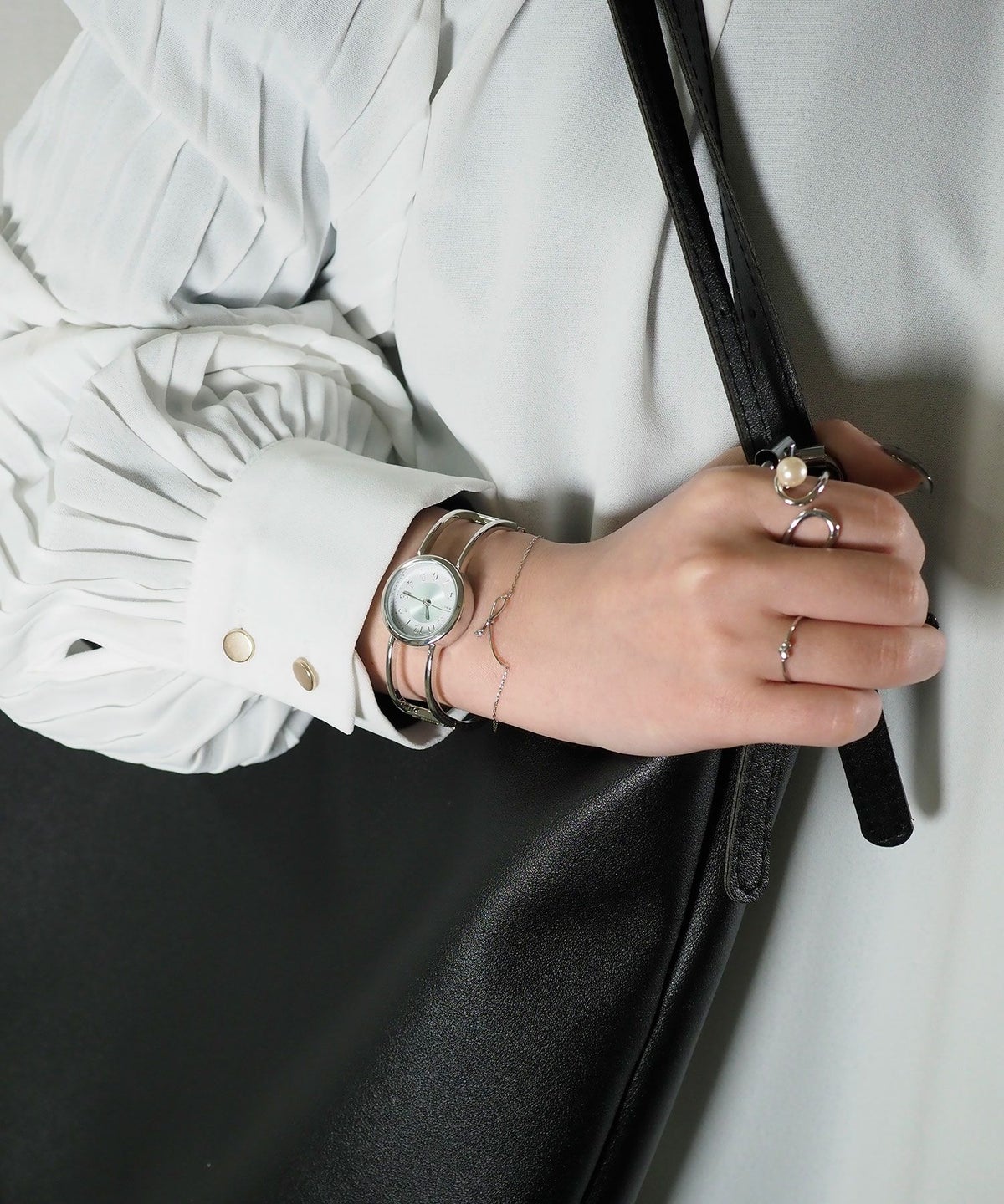 メタルバングルウォッチ