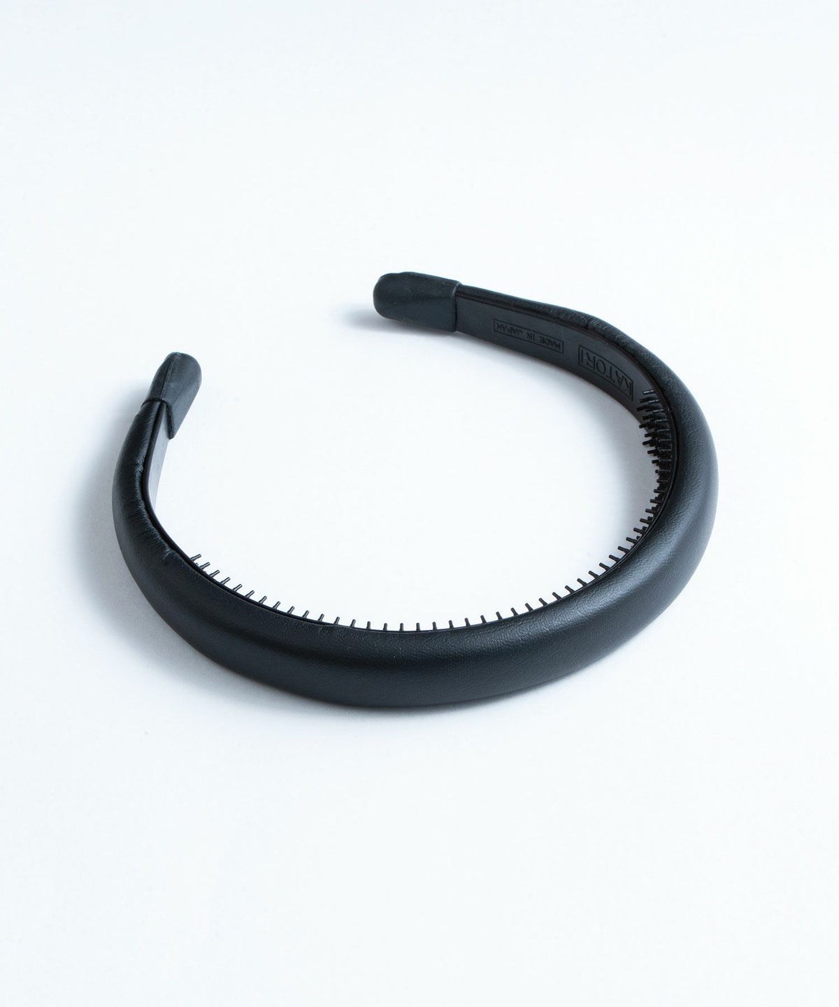 痛くならないレザーカチューシャ