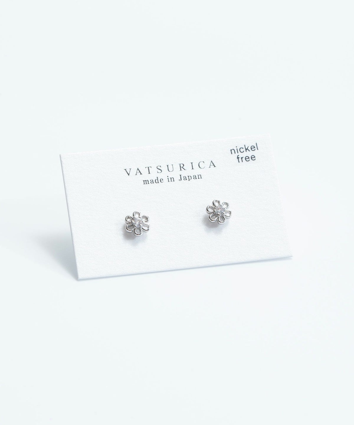 プチフラワーチタンポストピアス