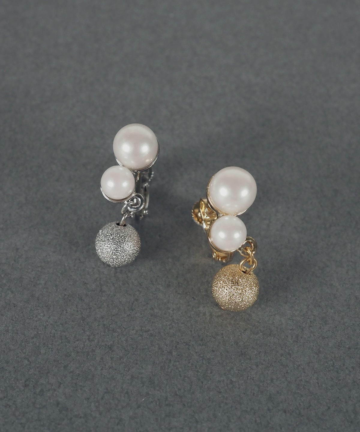 メタルボールミックスイヤリング【MUK voyalibre】