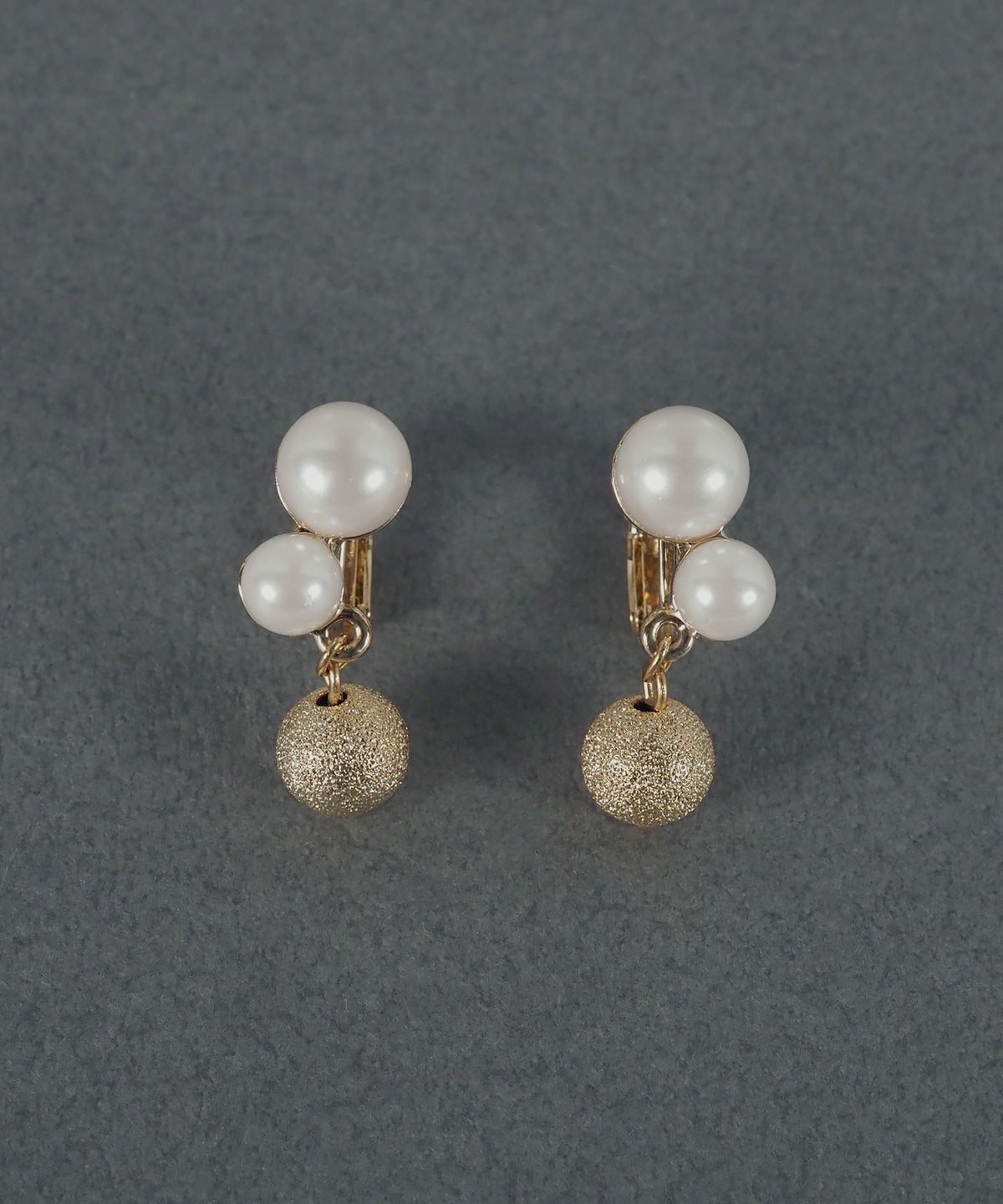 メタルボールミックスイヤリング【MUK voyalibre】