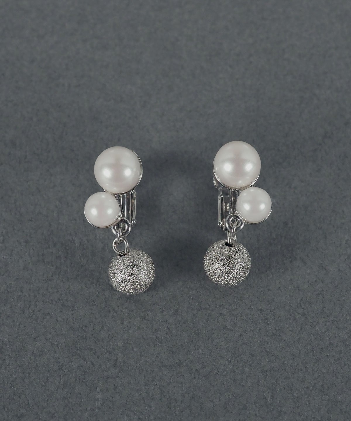 メタルボールミックスイヤリング【MUK voyalibre】