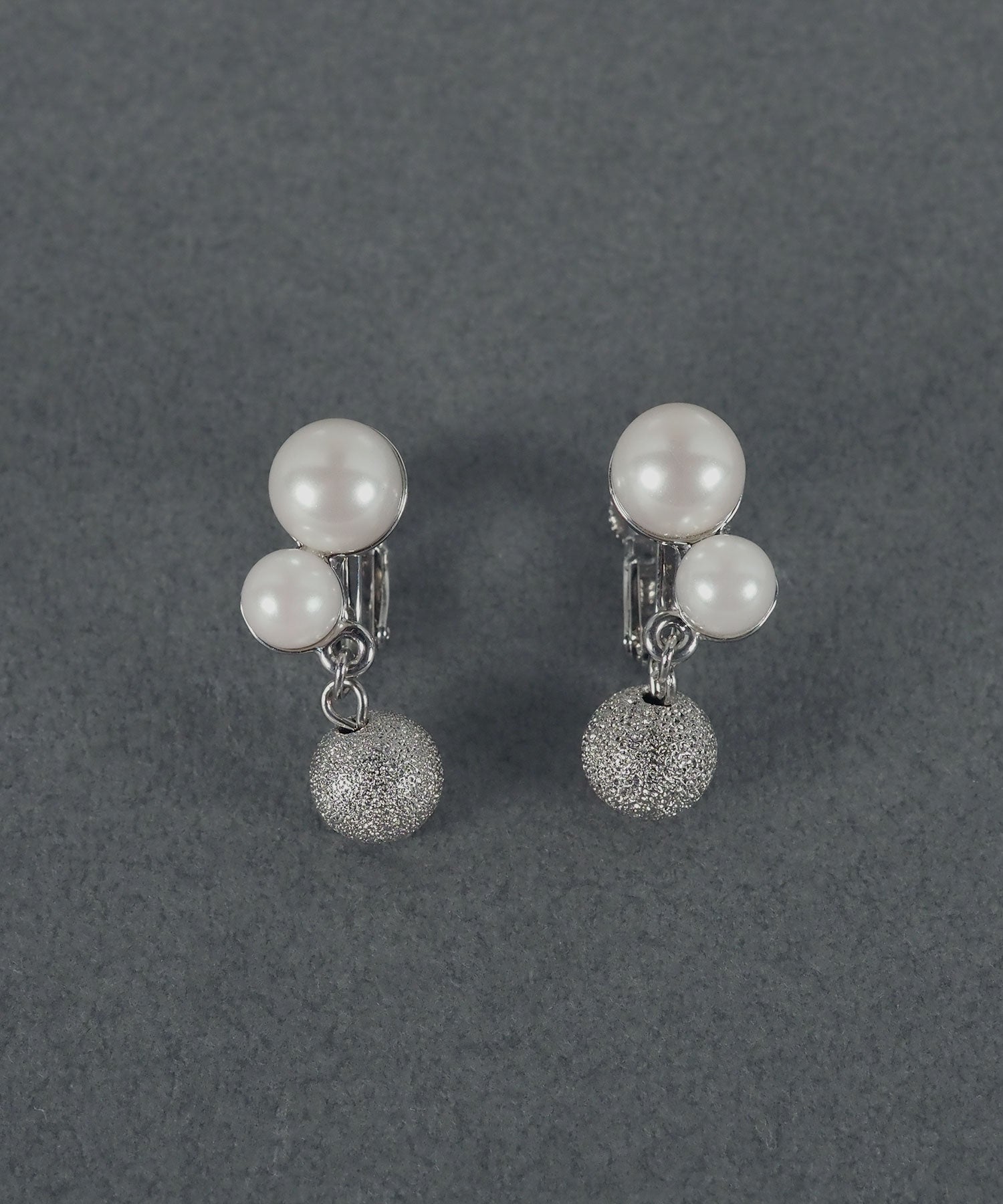 メタルボールミックスイヤリング【MUK voyalibre】