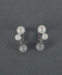 メタルボールミックスイヤリング【MUK voyalibre】