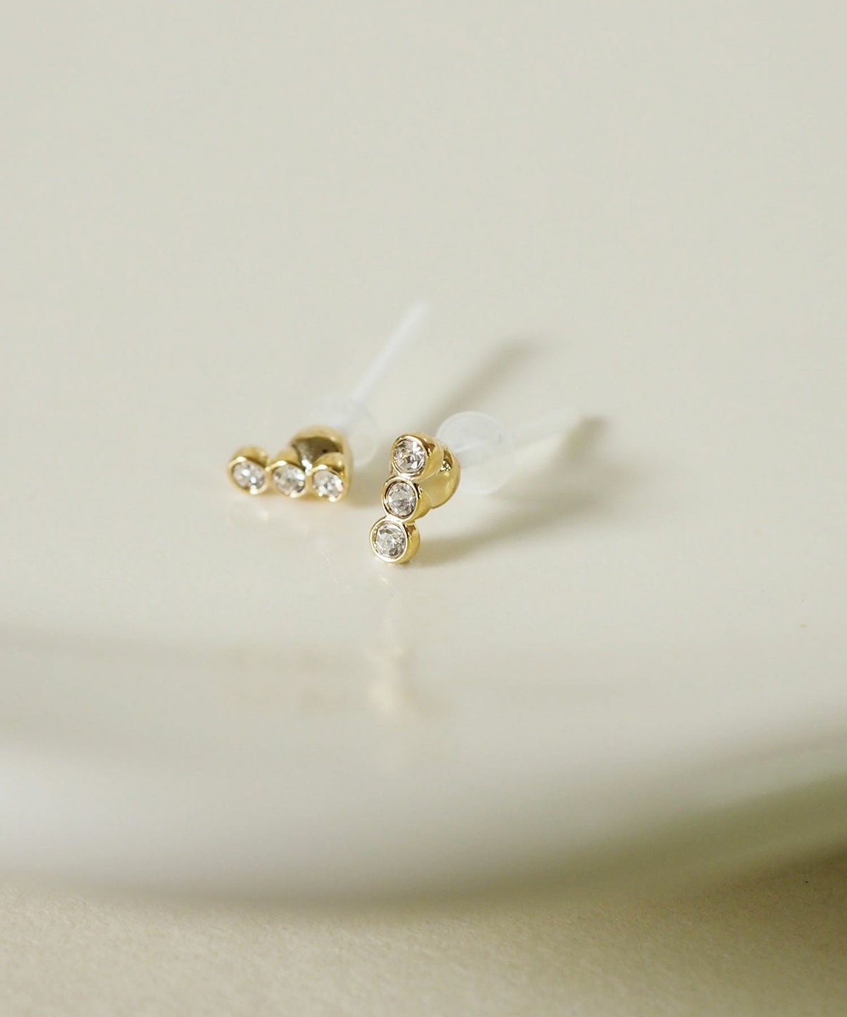 【web限定】ルミライナセラミックポストピアス【Lumirise】