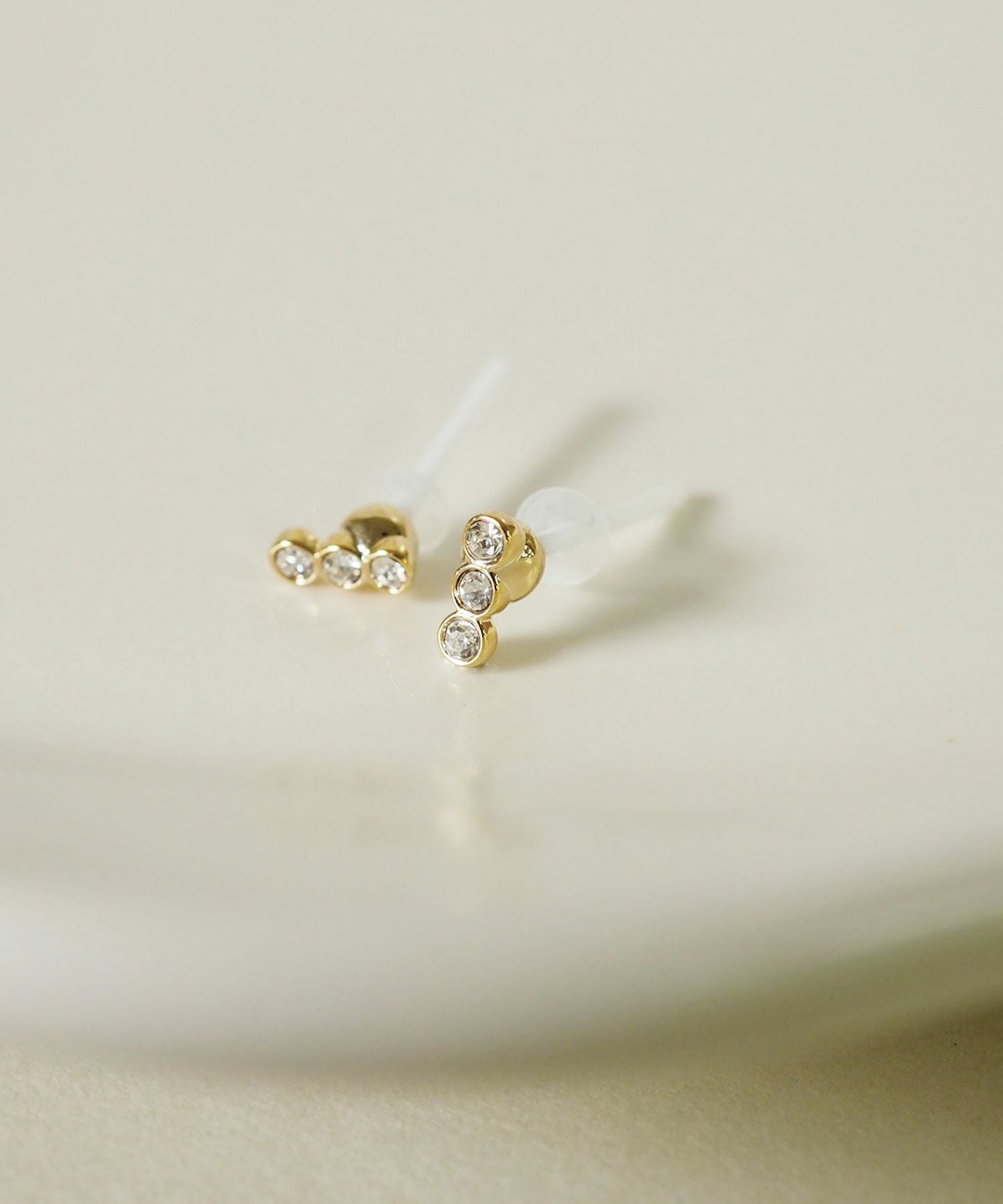 【web限定】ルミライナセラミックポストピアス【Lumirise】