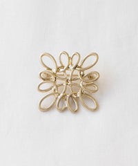 メタルツイストブローチ