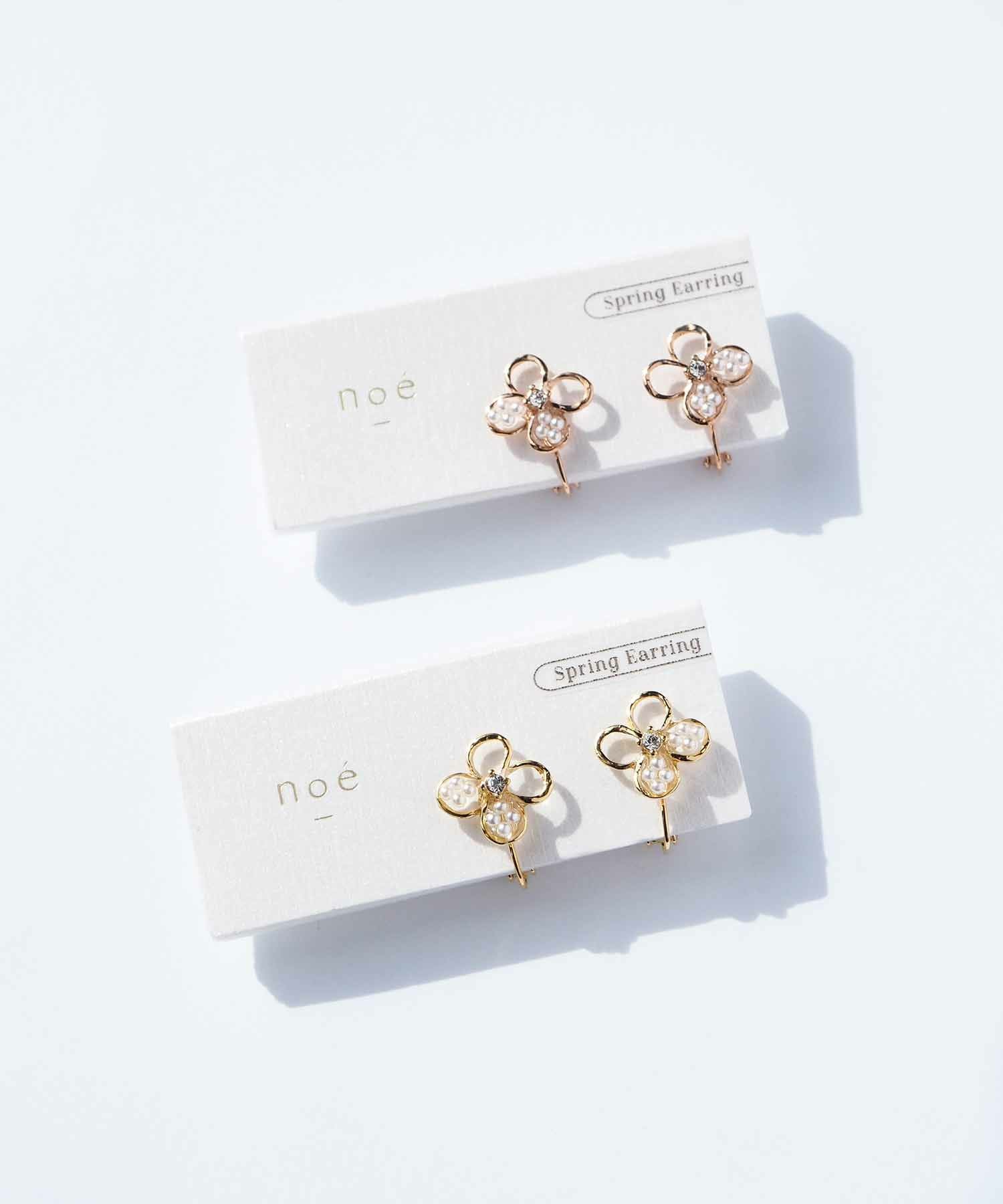 フラワーハーフパールIMFスプリングイヤリング