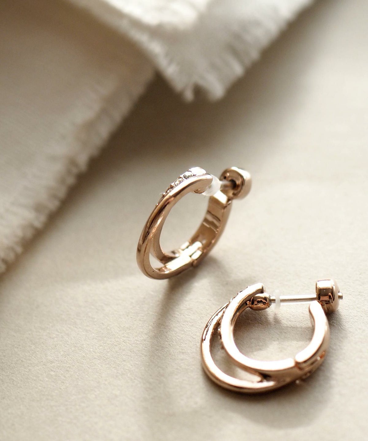 【web限定】ルミストーンフープ樹脂コーティングスムースピアス【Lumirise】