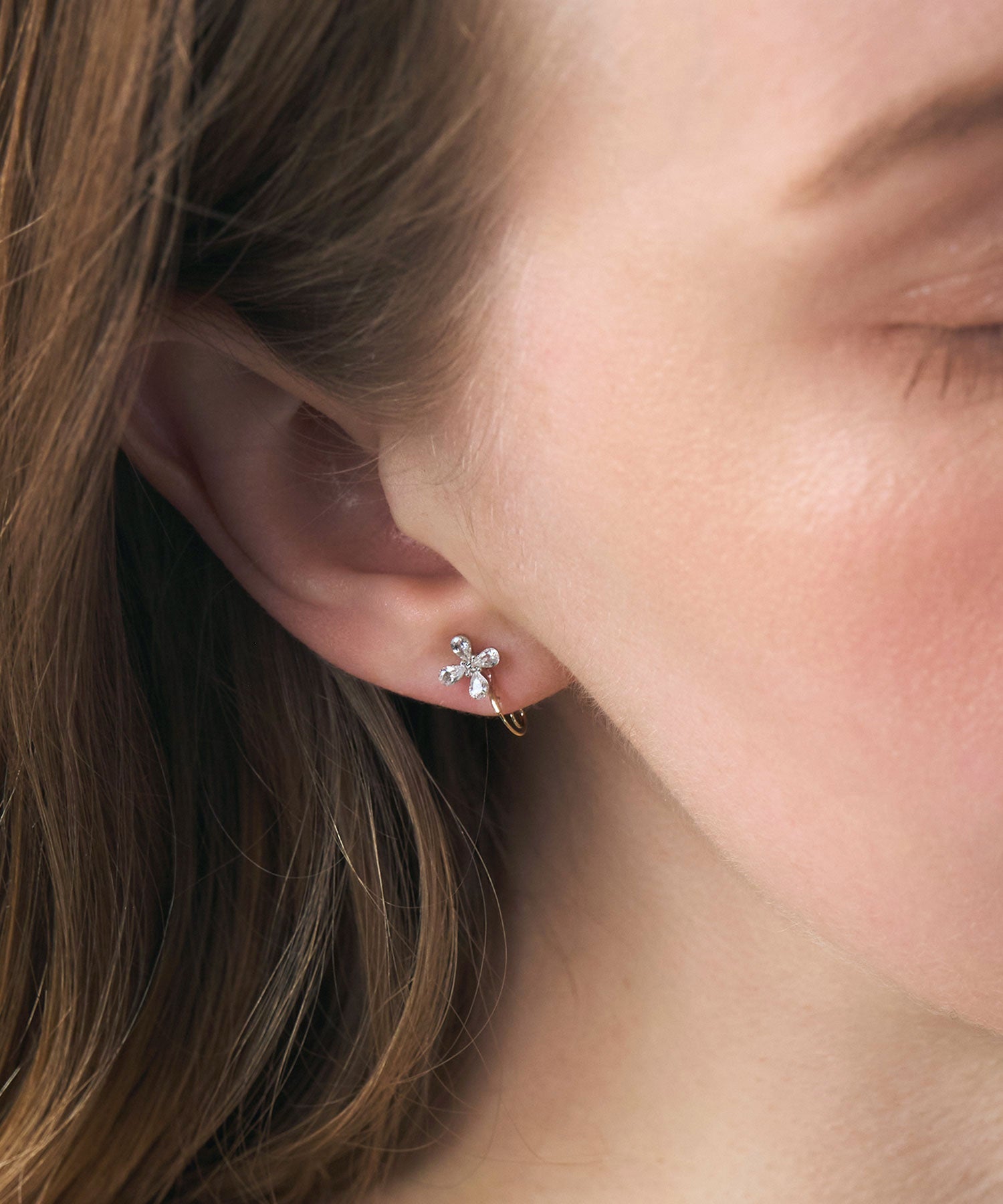 【web限定】ルミフラワージルコニアクリスタルループフィットイヤリング【Lumirise】