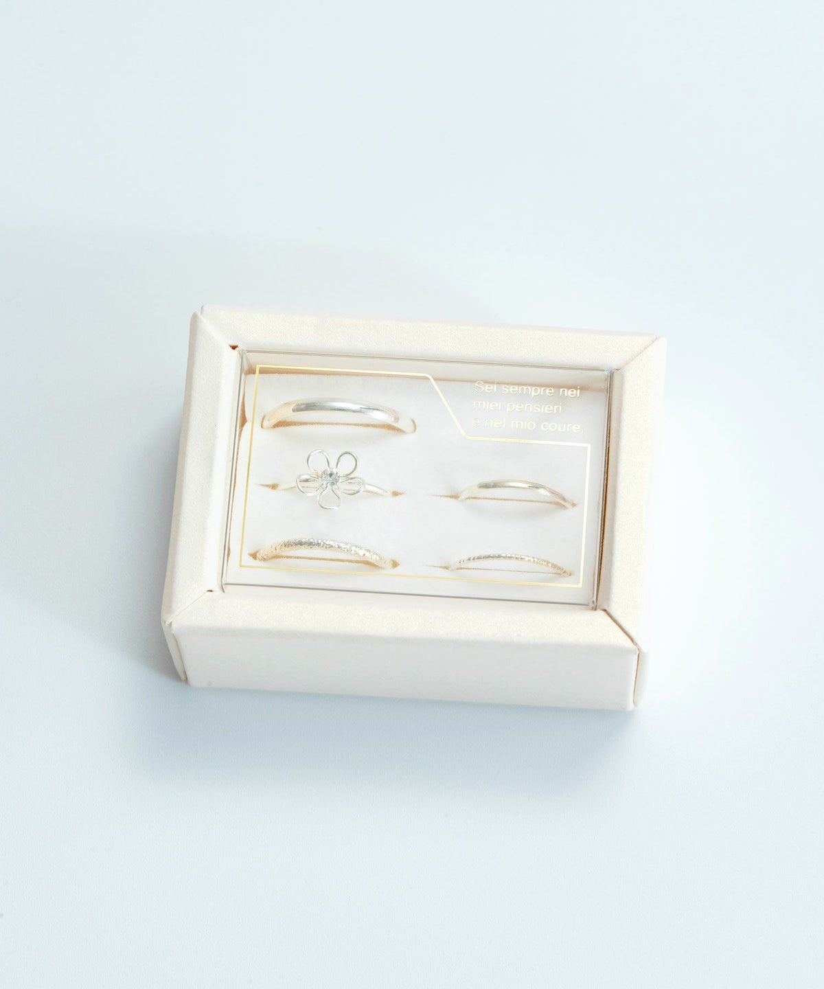 フラワーフュンフセットリング