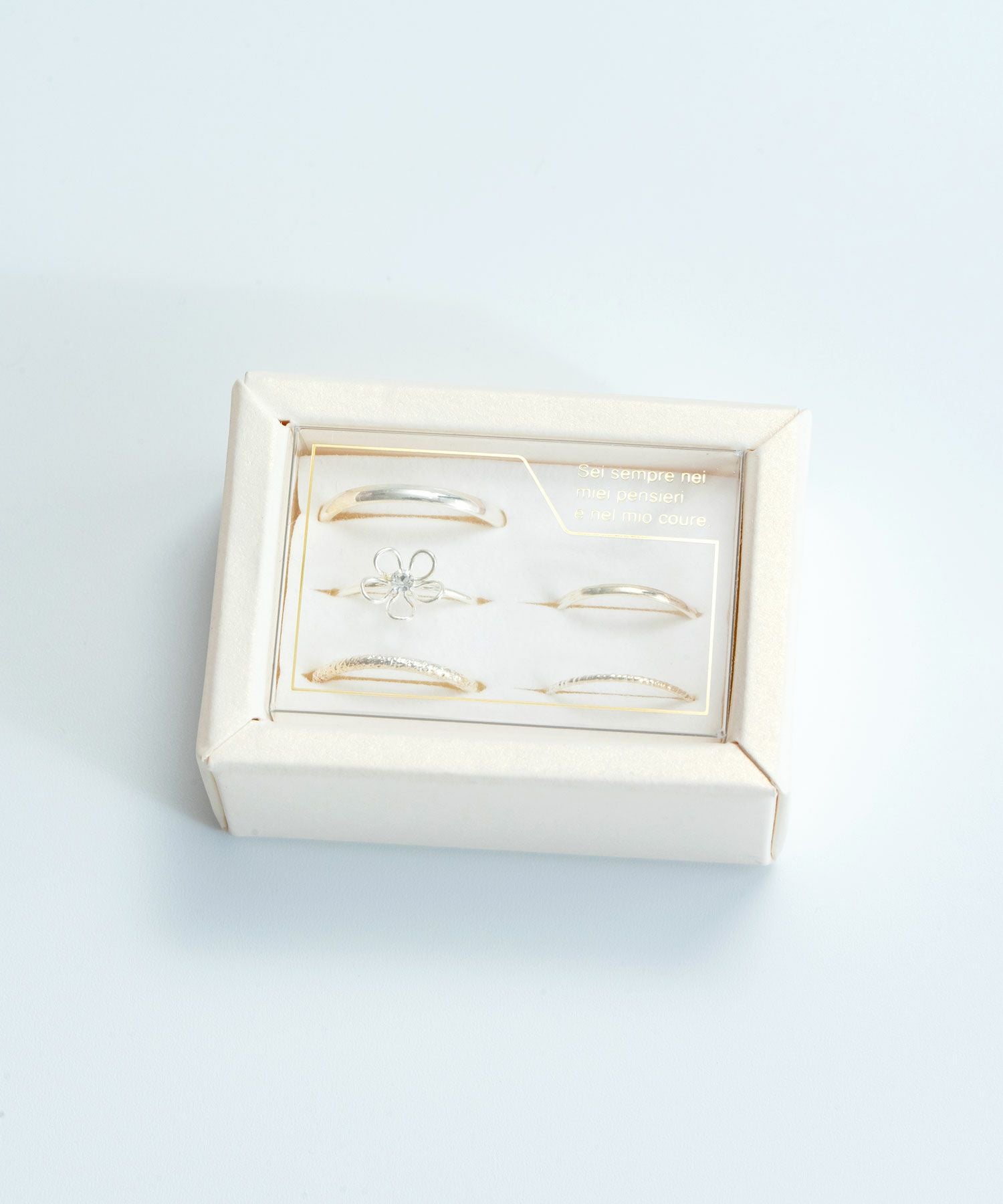 フラワーフュンフセットリング