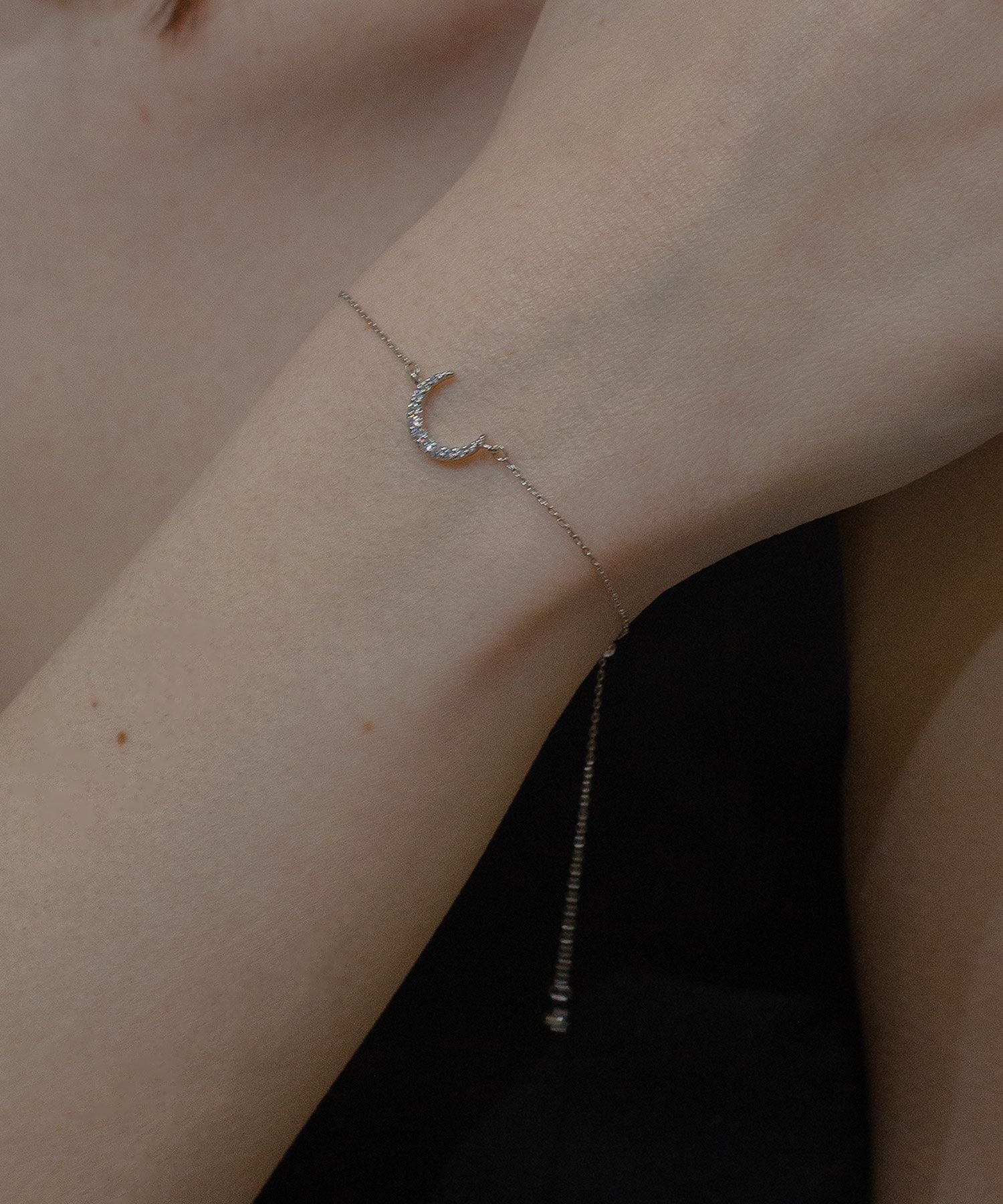 クレセントムーンキュービックジルコニアブレスレット【MUK】