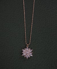 キュービックダリアフラワーネックレス【Dahlia】