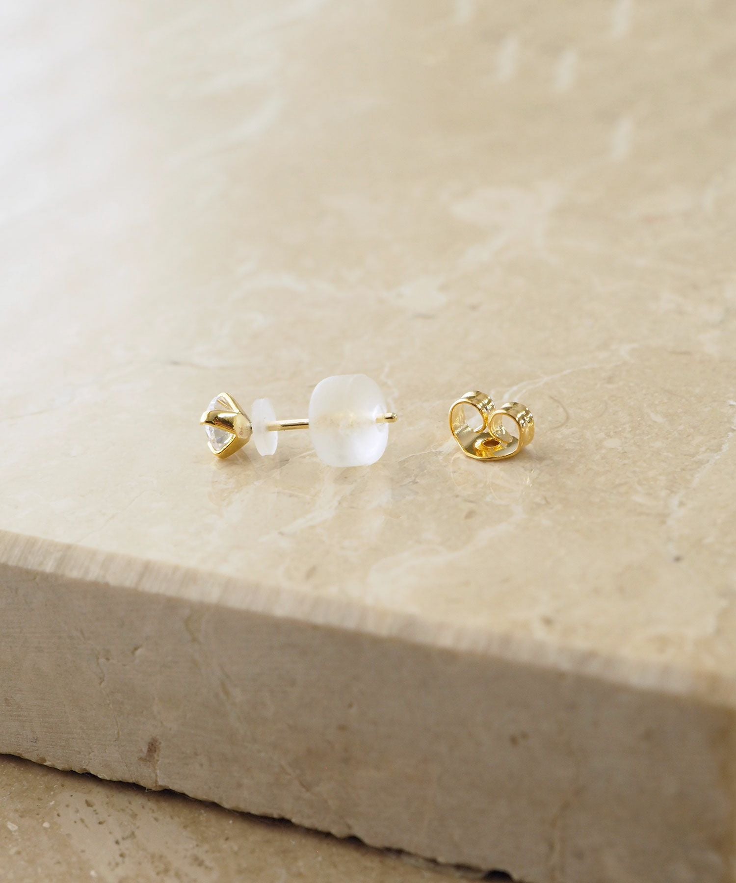 3ミリジルコニアK18ポストピアス | 【公式】MUK ONLINE SHOP｜人気