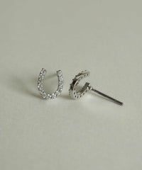 ホースシューキュービックピアス