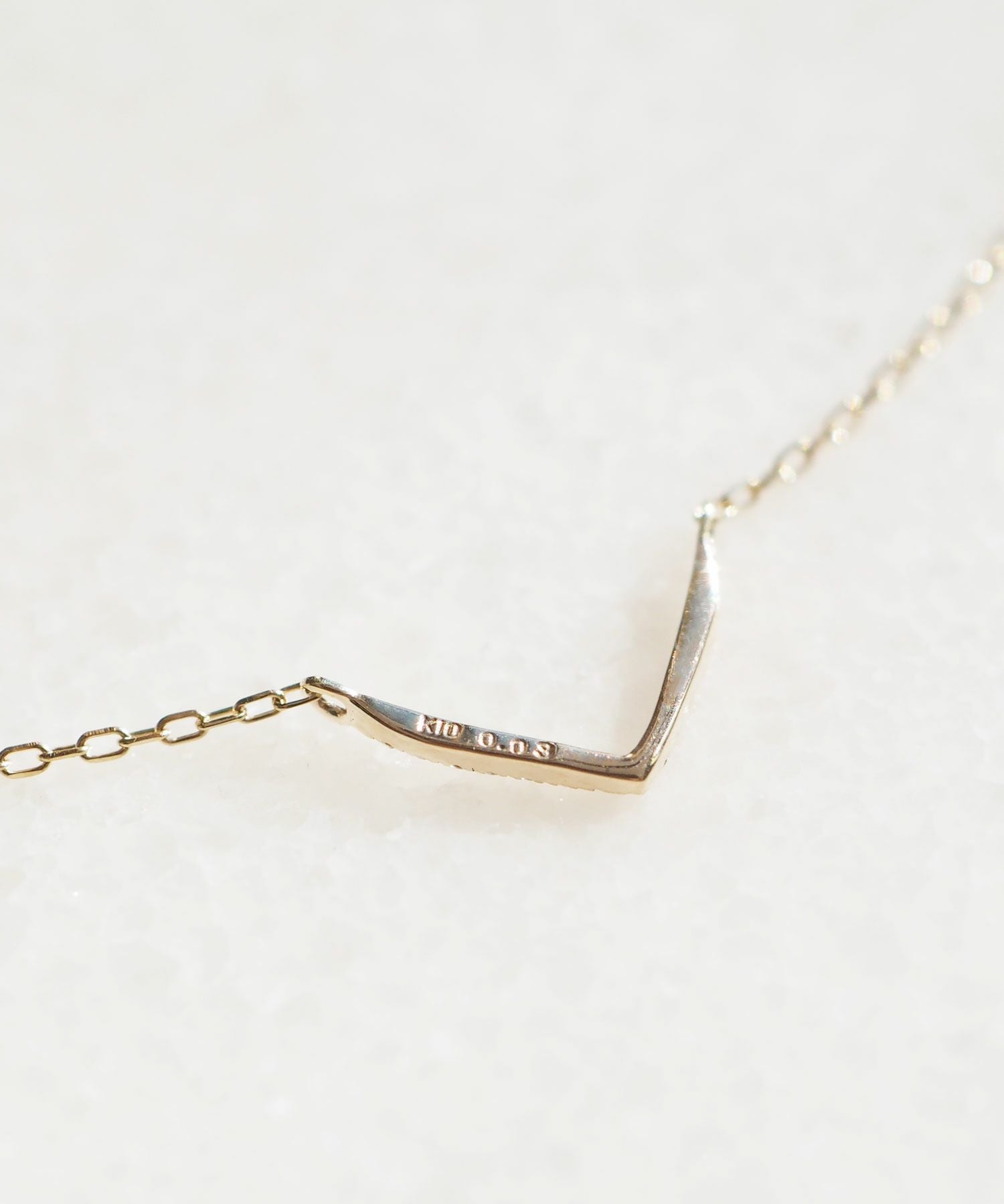 『かず』ダイヤモンド♡【ミントジャム】K10 V字モチーフ ネックレス☆ web限定】[K10]ワイドVモチーフメレダイヤモンドプチペンダント