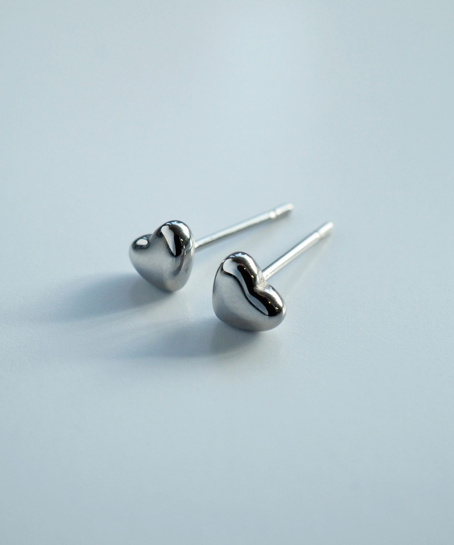 【web限定】ルミプチハートサージカルステンレスポストピアス【Lumirise】