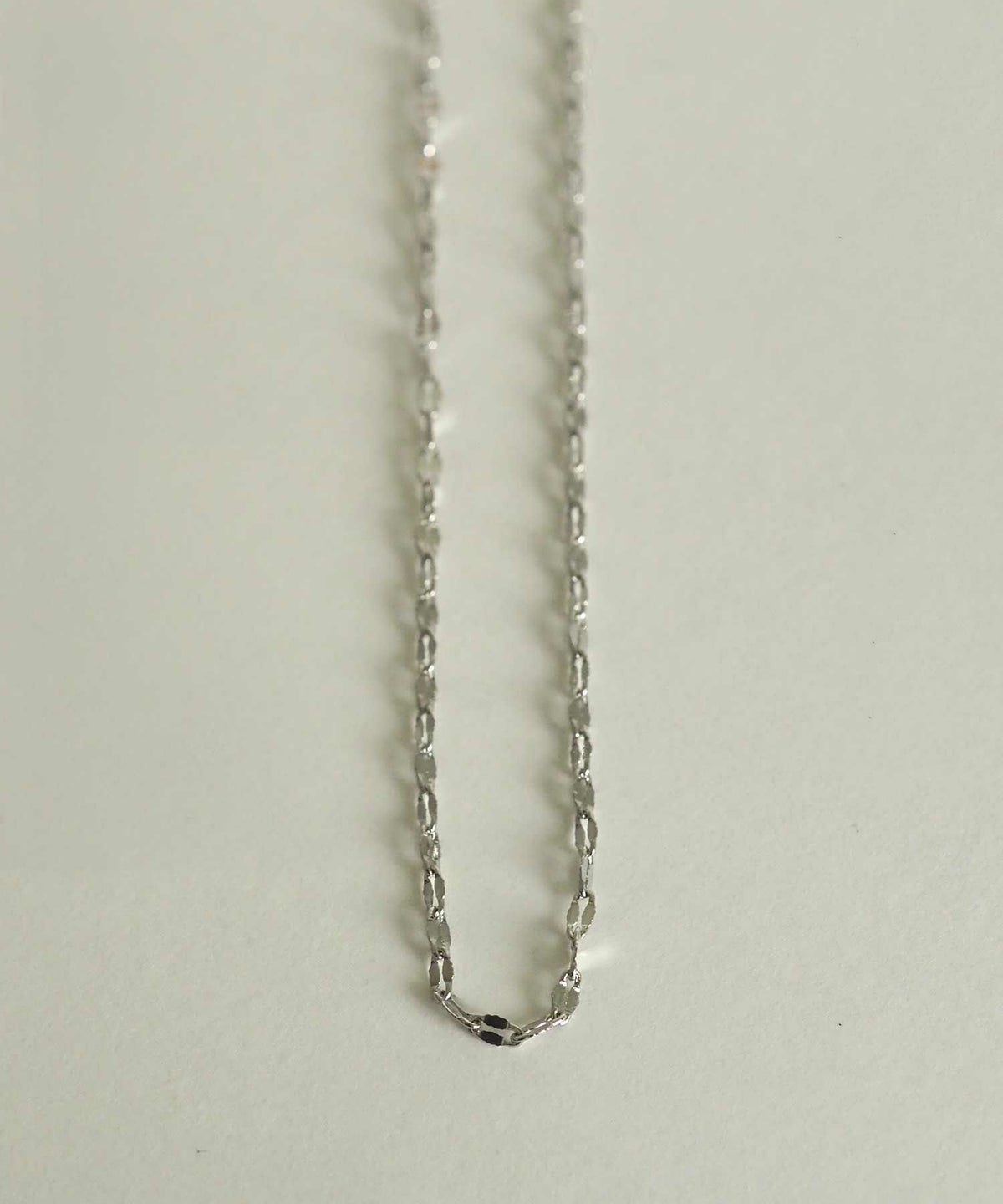 ペタルチェーンネックレス