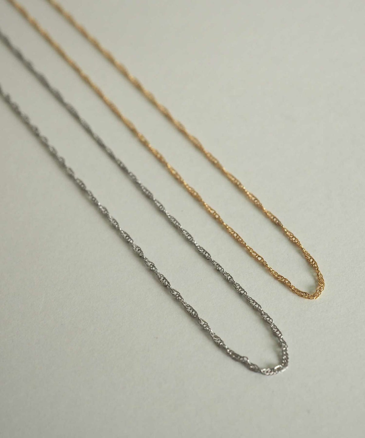 スクリューチェーンネックレス