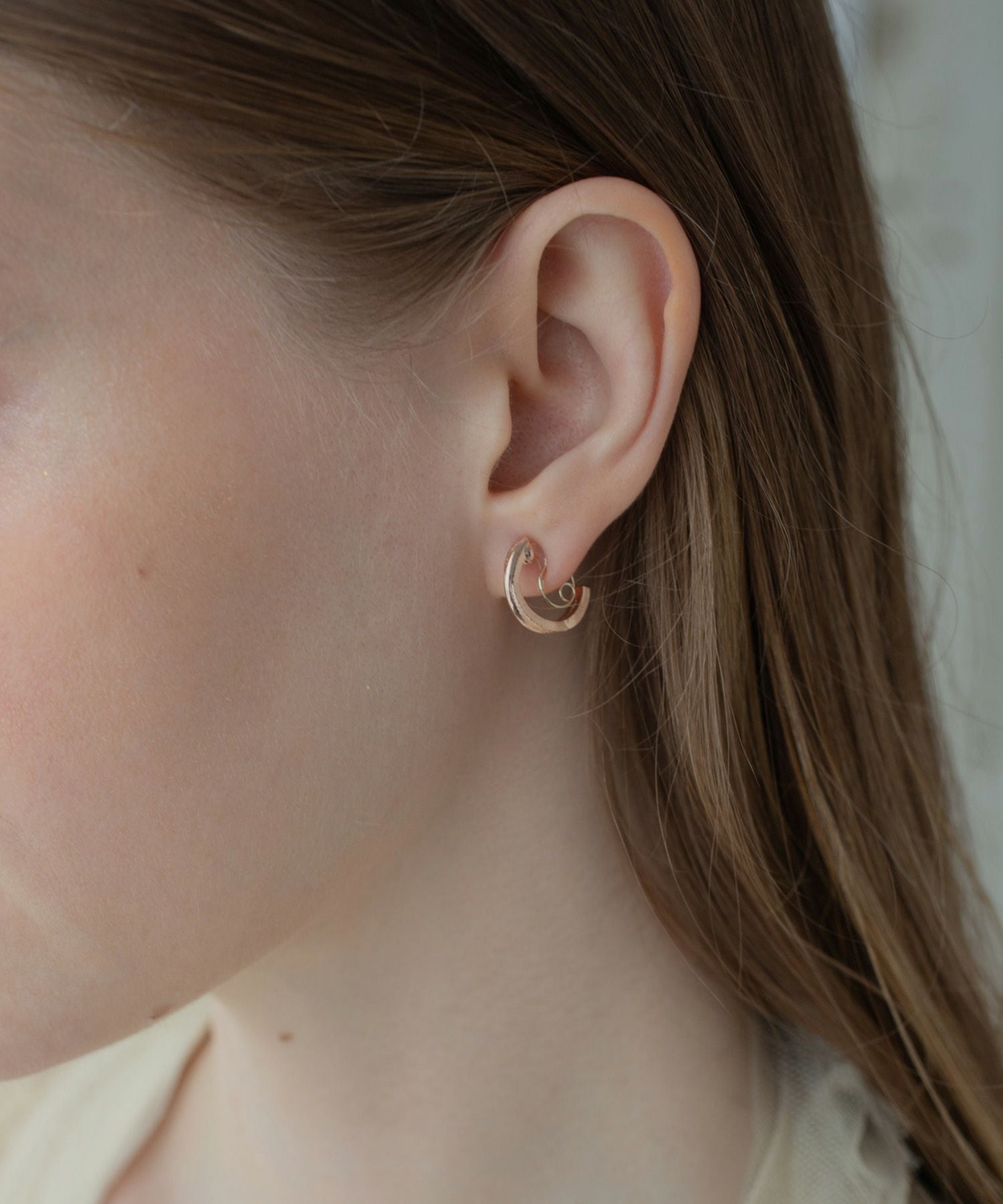 【web限定】ルミスターダストクリスタルループフィットイヤリング【Lumirise】