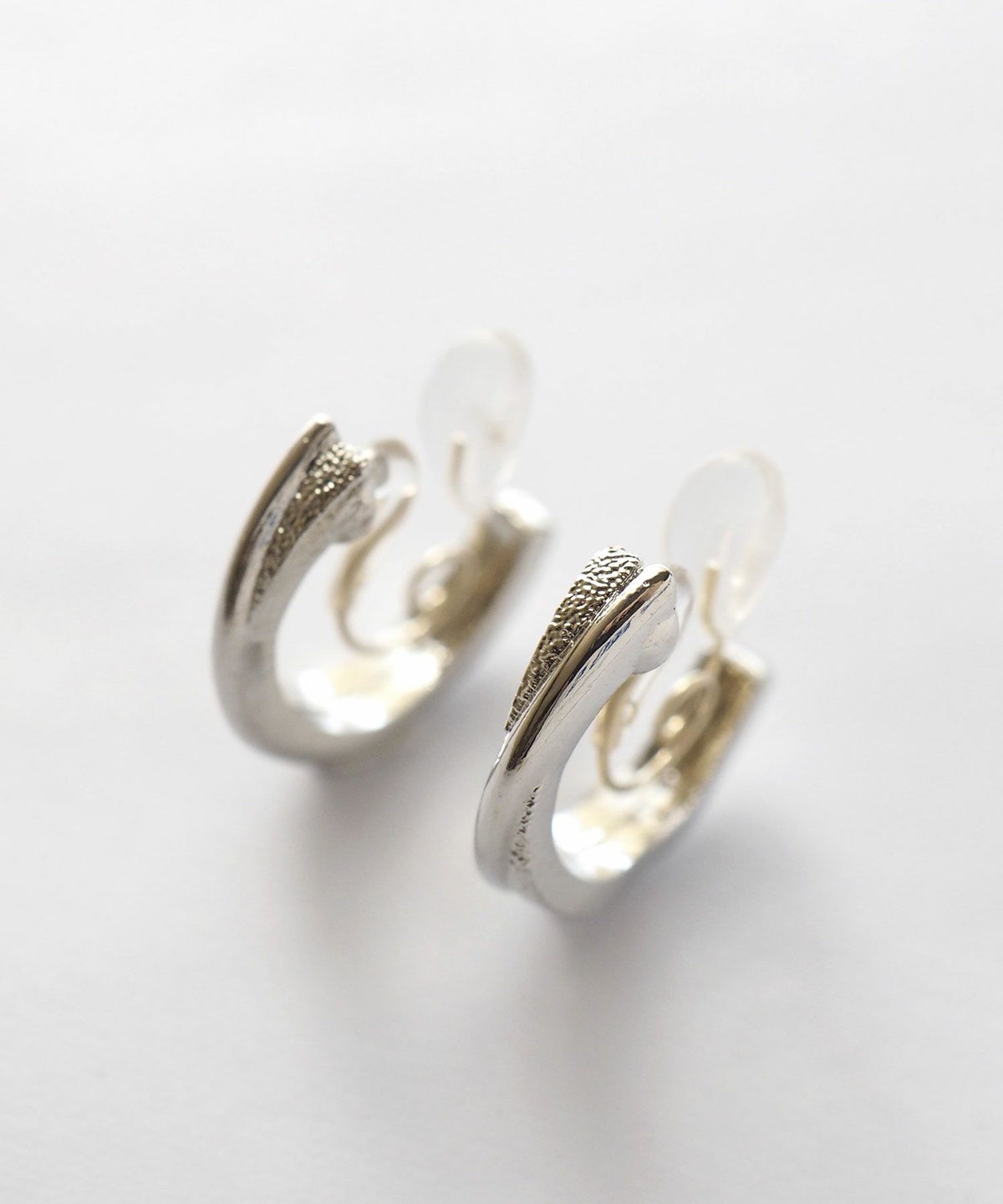 【web限定】ルミスターダストクリスタルループフィットイヤリング【Lumirise】