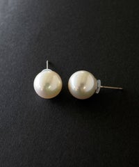 磨き貝パールピアス(10mm)【JUNO PREMIUM】