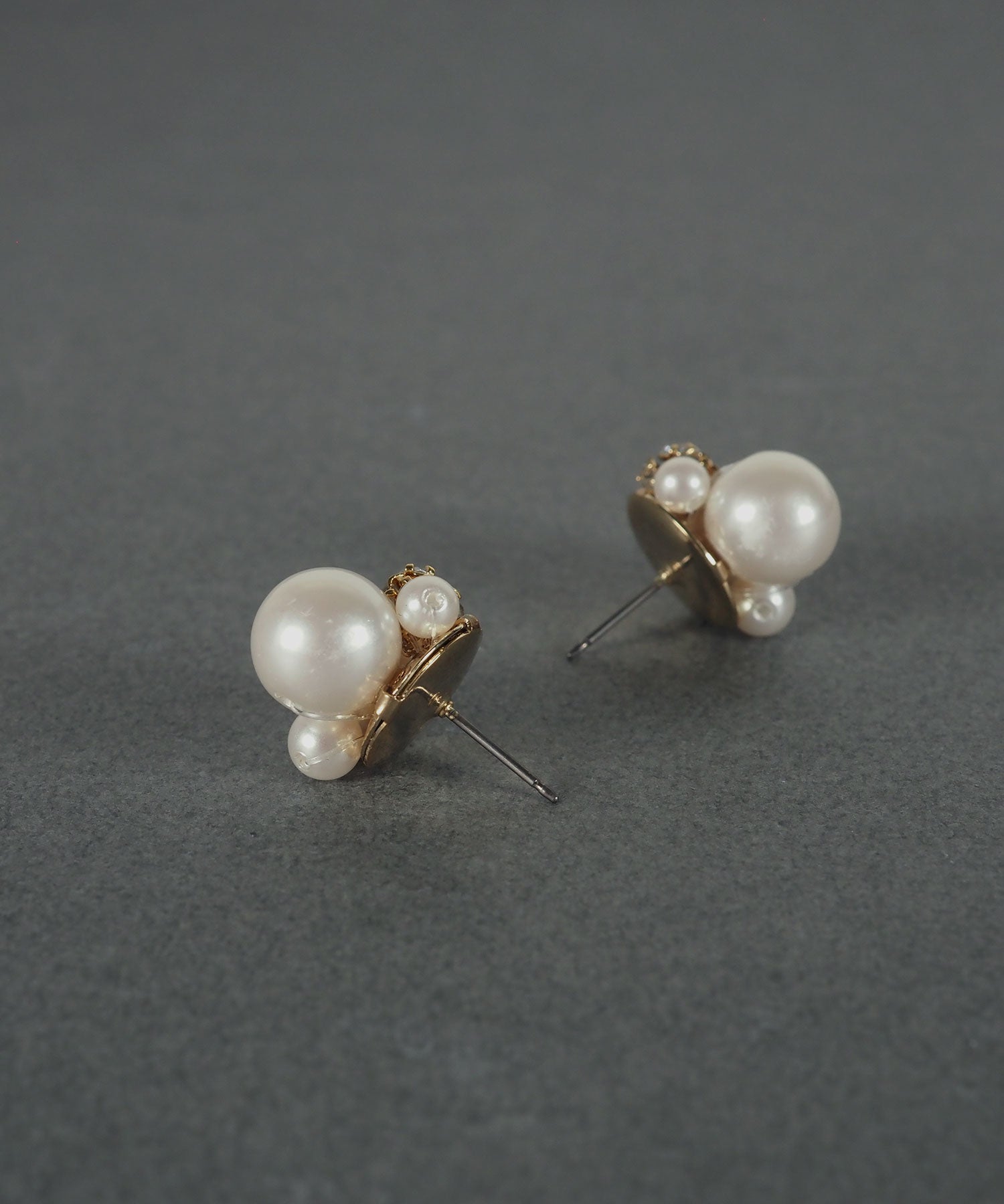 ボールストーンピアス【MUK voyalibre】