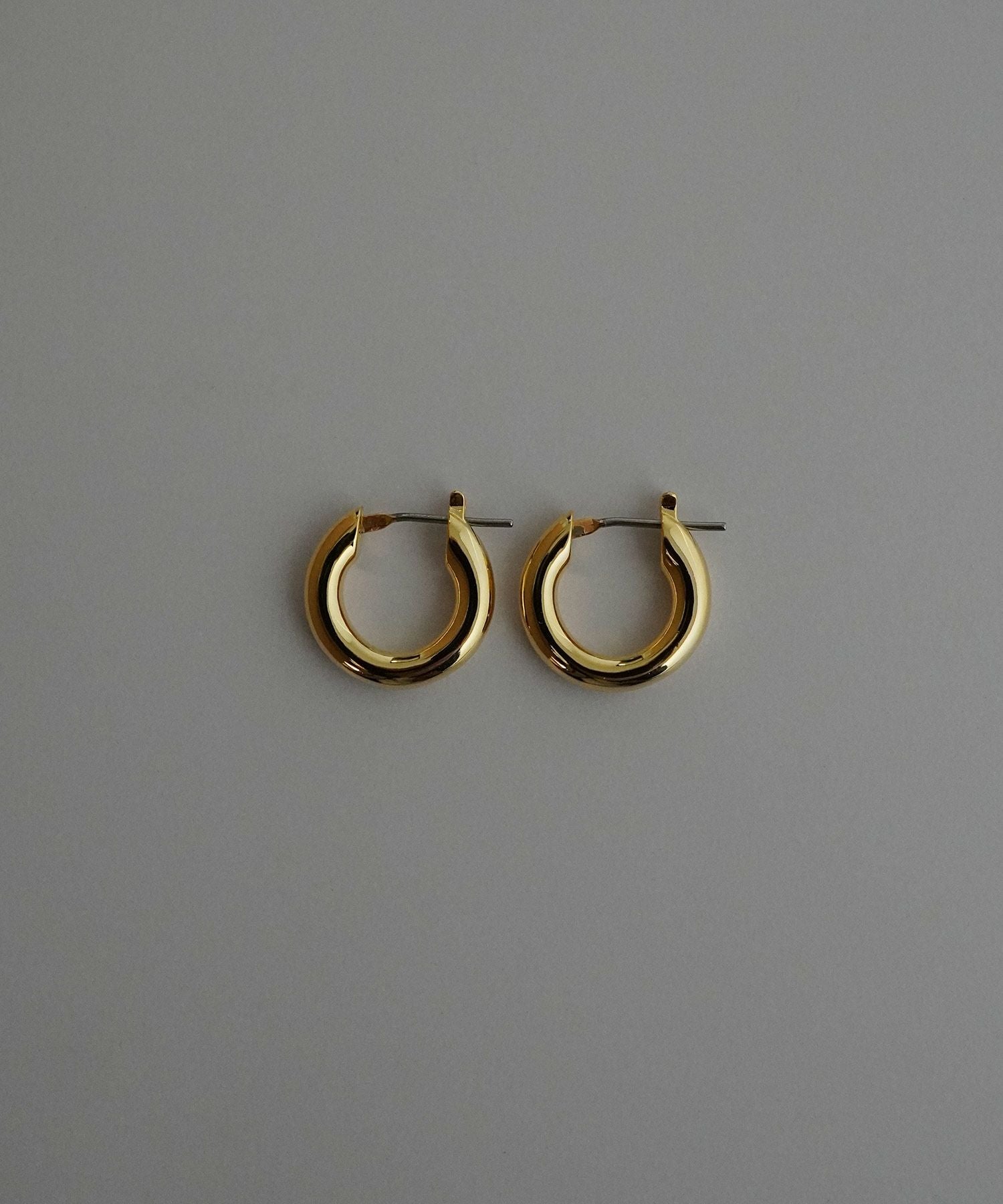 SleekアークシェイプフープピアスS