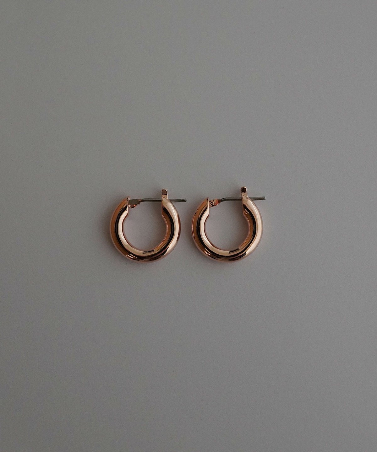 SleekアークシェイプフープピアスS