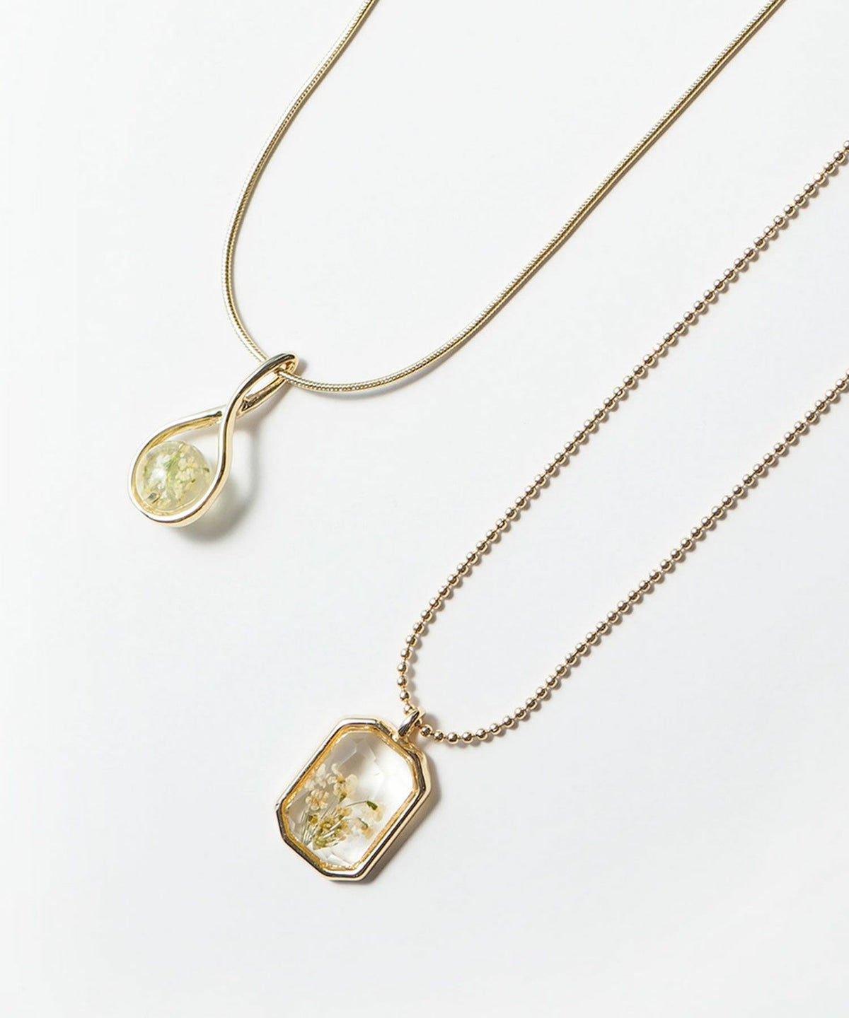 ドライフラワークリアシャイニーネックレス