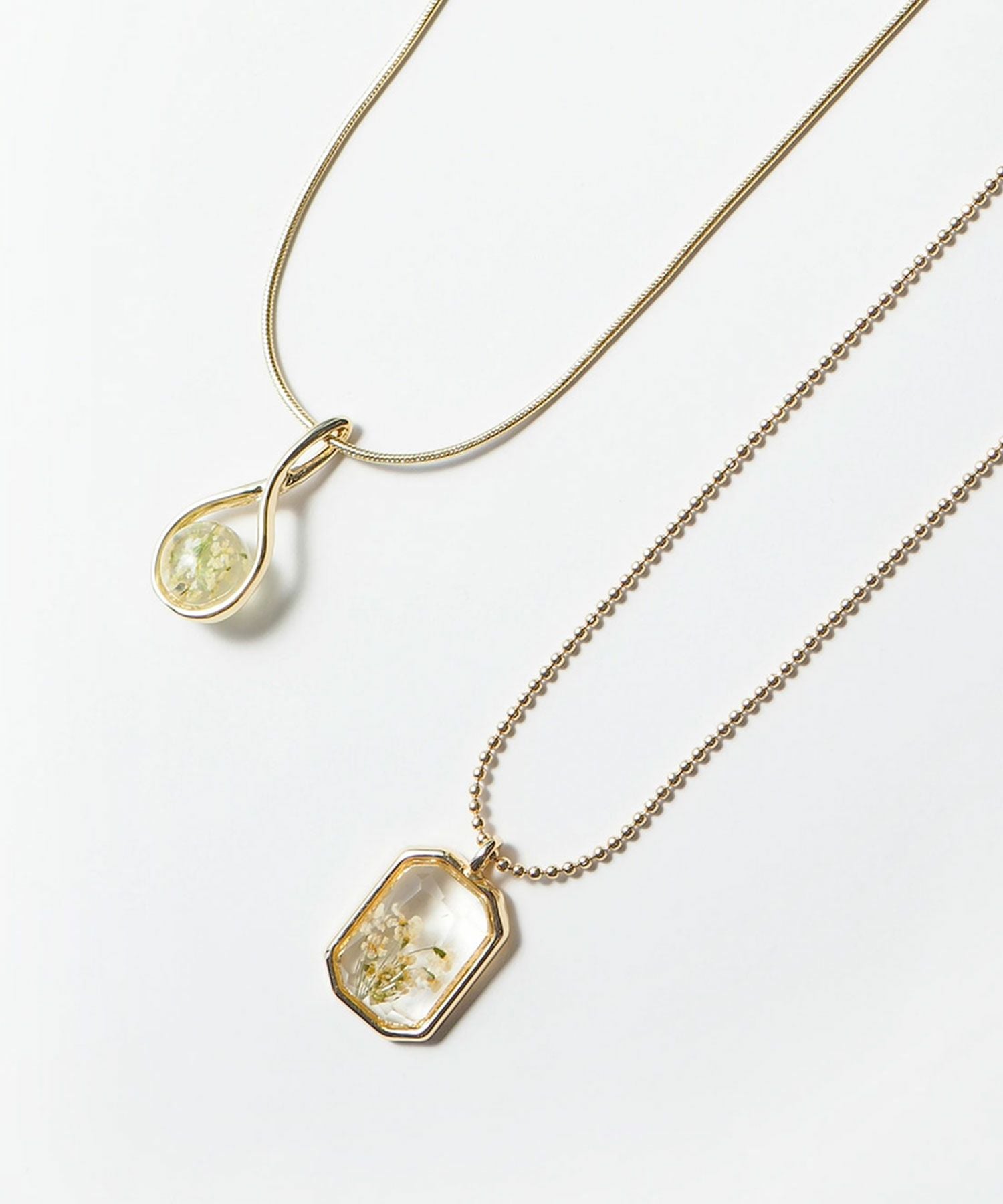 ドライフラワークリアシャイニーネックレス