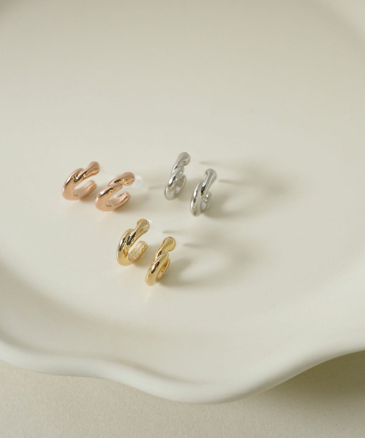 【web限定】ルミグロスフープセラミックポストピアス【Lumirise】