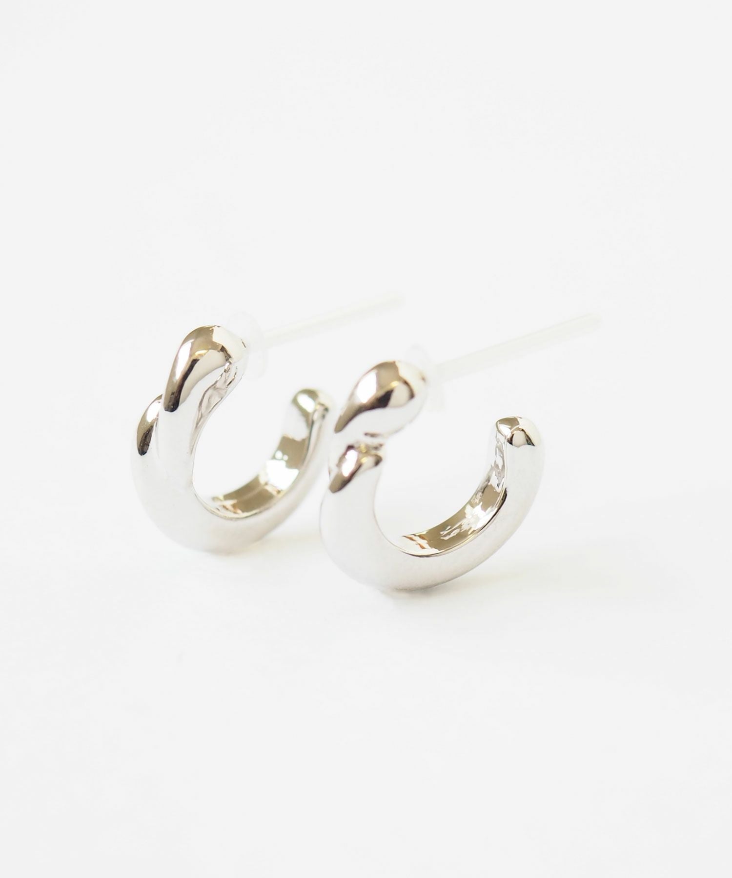 【web限定】ルミグロスフープセラミックポストピアス【Lumirise】