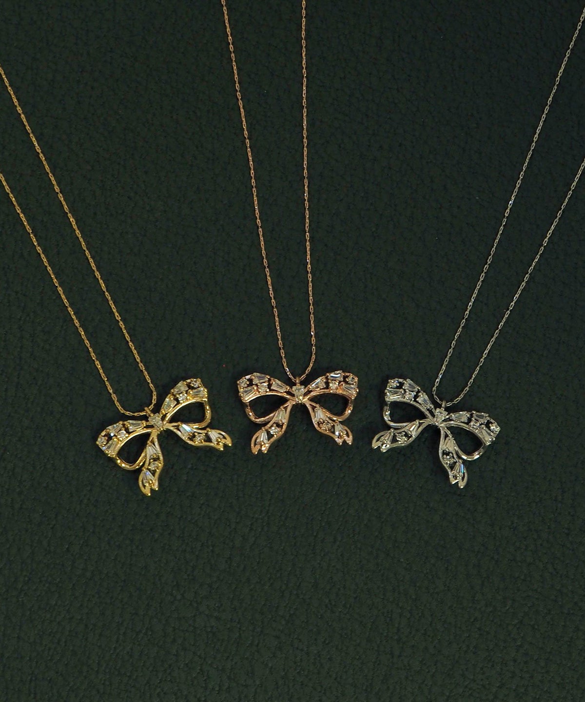 キュービックリボンネックレス