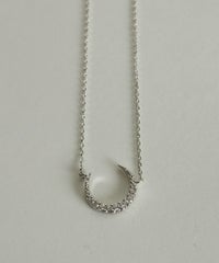 パヴェクレセントネックレス