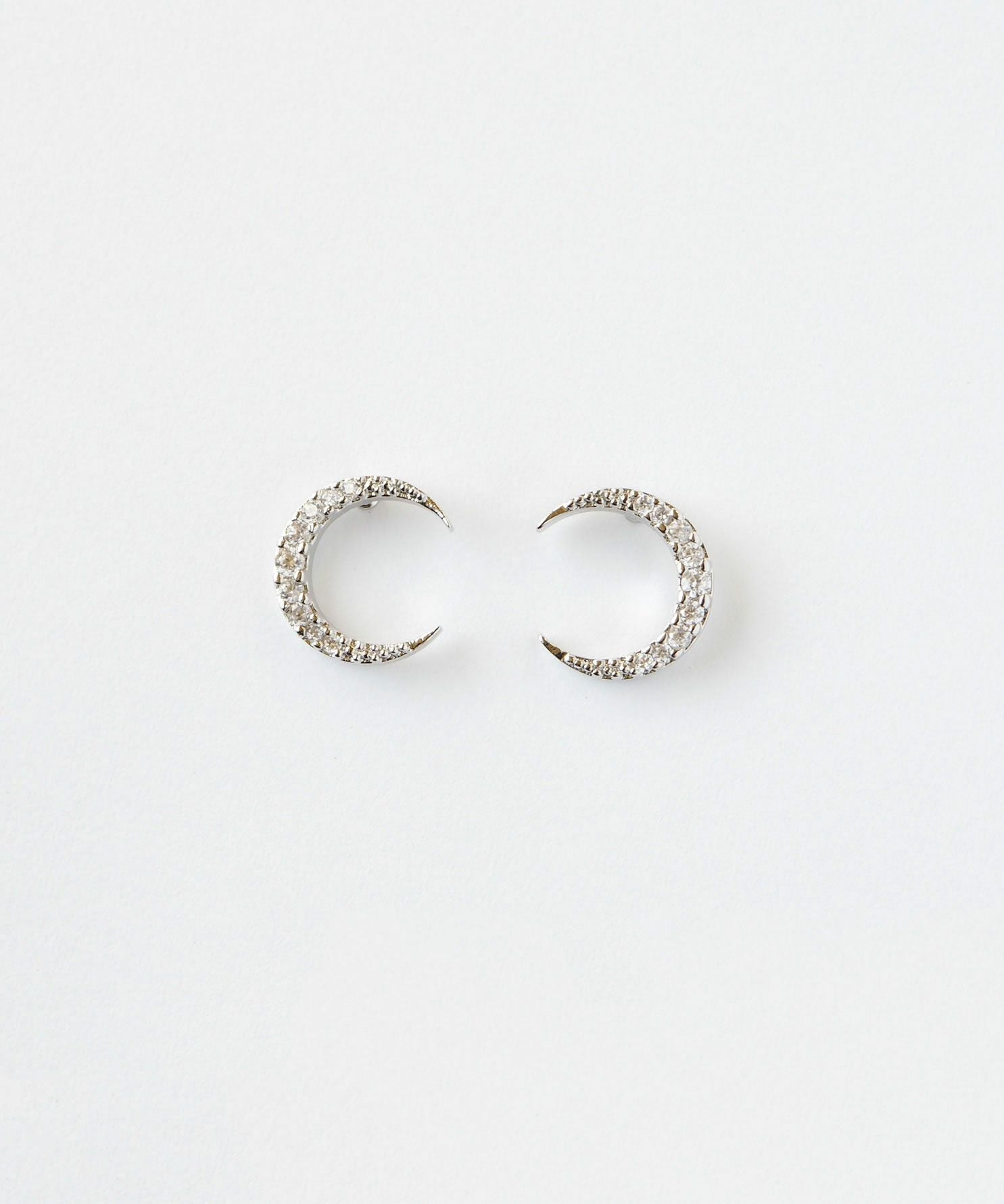 パヴェクレセントムーンピアス【MUK petite charme】