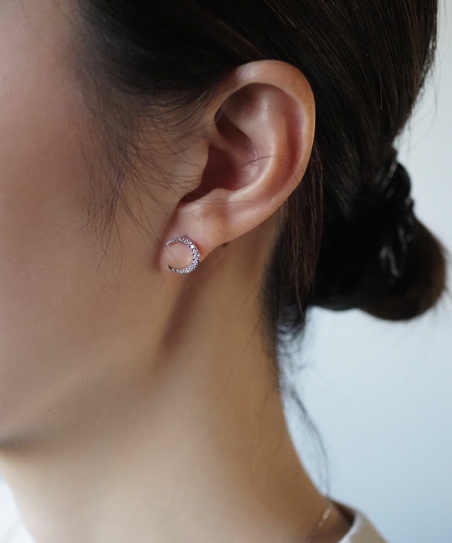 パヴェクレセントムーンサージカルステンレスポストピアス【MUK petite