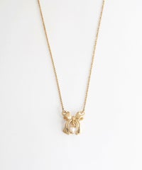 メタルリボンネックレス