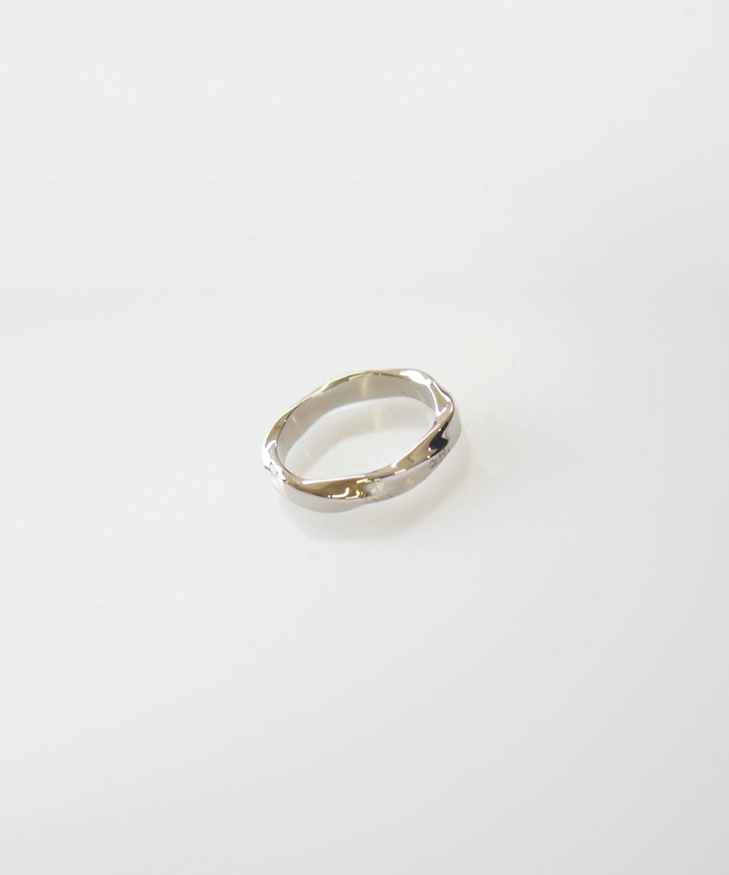 ウェーブステンレスリング