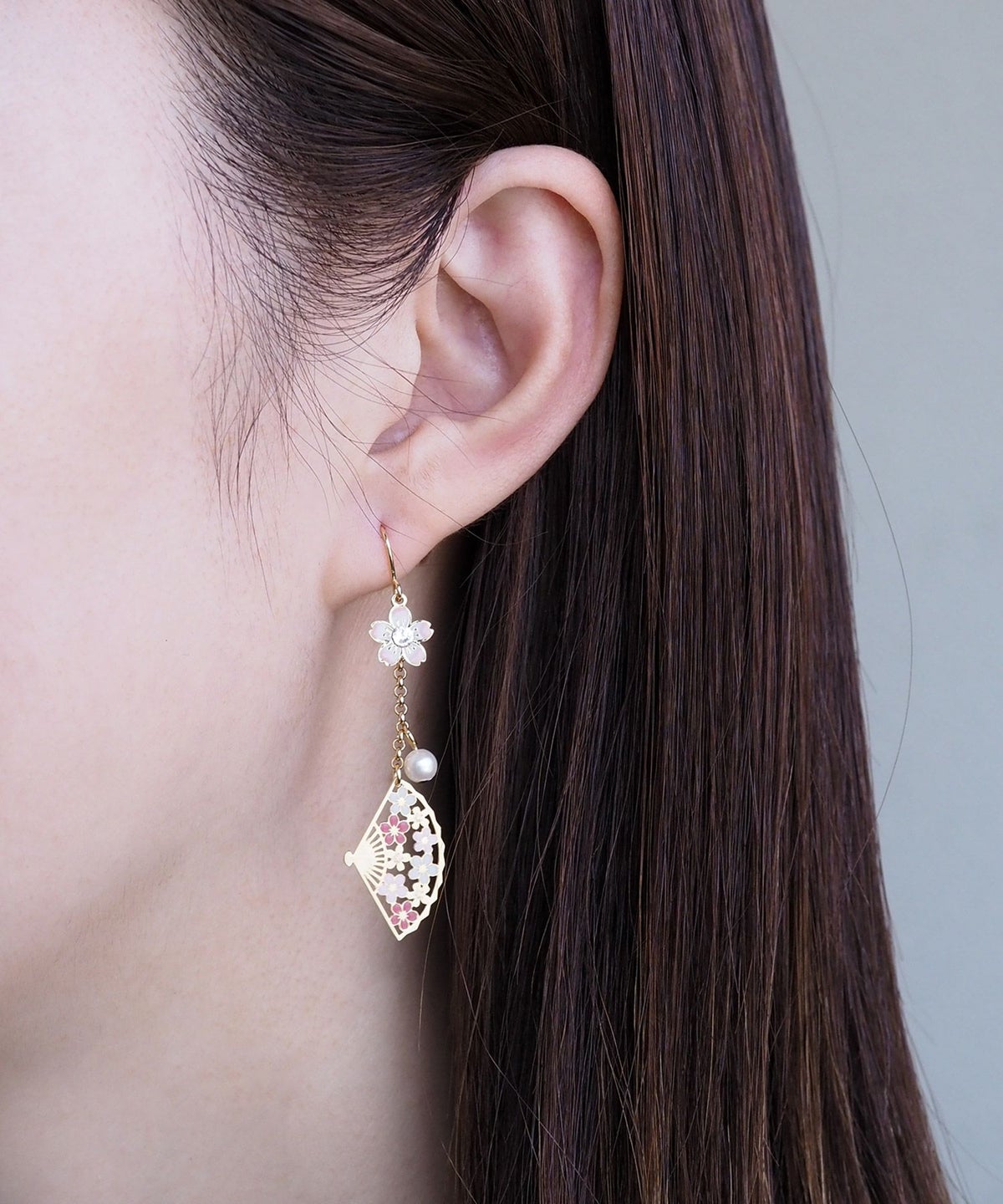 桜パール扇子ピアス